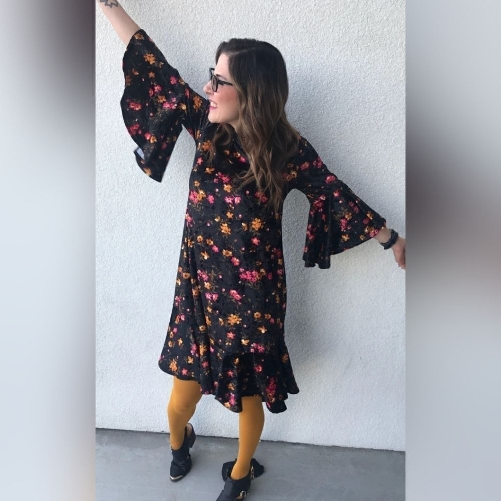 Lularoe Maurine Velvet Ruffle Bell Sleeve Dress Md